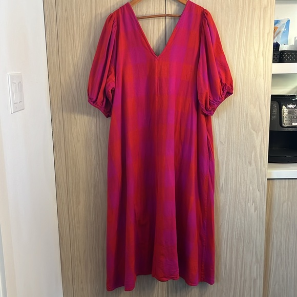 HOST PICK - ALI GOLDEN DOUBLE V-NECK MAXI DRESS - POPPY/PINK PLAID - Picture 6 of 6